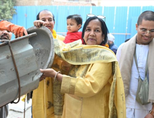 ISKCON Punjabi Bagh Community Casts First Concrete Slab for Temple Expansion